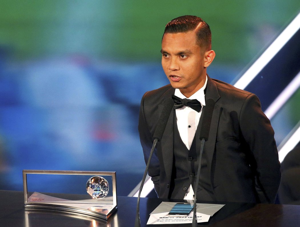 Mohd Faiz Subri z Malajsie si odnesl Puskásovu cenu za gól roku 2016