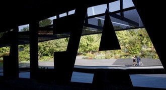 FIFA zavede nový řád. Vyšší odstupné pro kluby i zpřísněná hostování