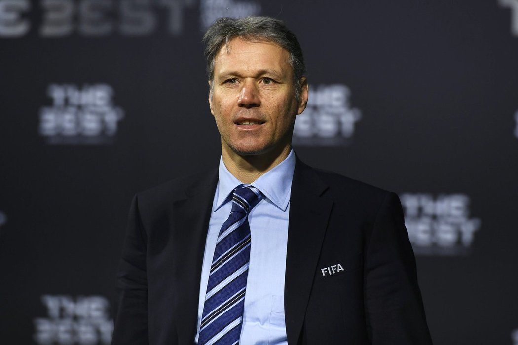 Na vyhlášení cen FIFA dorazil i bývalý holandský útočník Marco van Basten