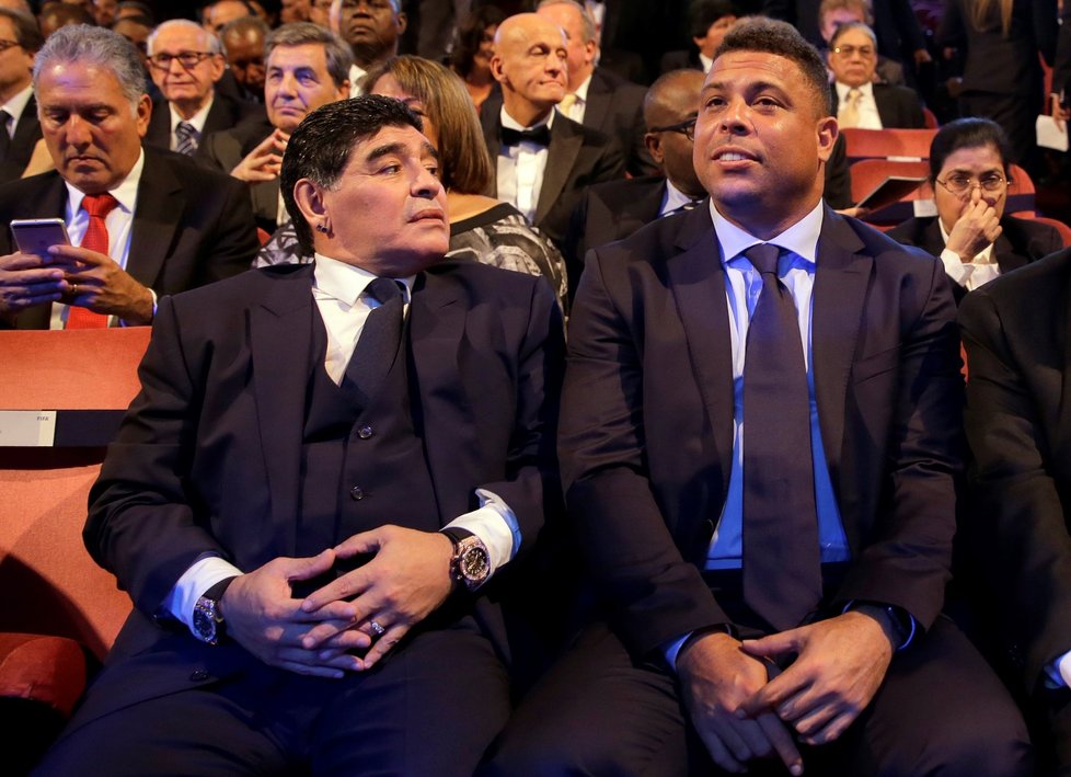 Fotbalové legendy Maradona a Ronaldo na vyhlášení cen FIFA