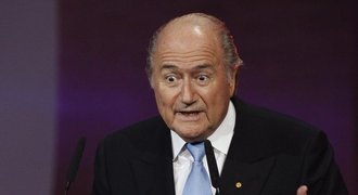 FIFA se otřásla v základech, řeká Blatter