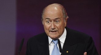 Blatter kritizuje finalisty: Nectíte fair-play