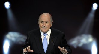 Blatter po skandálu otáčí: O videu uvažujeme
