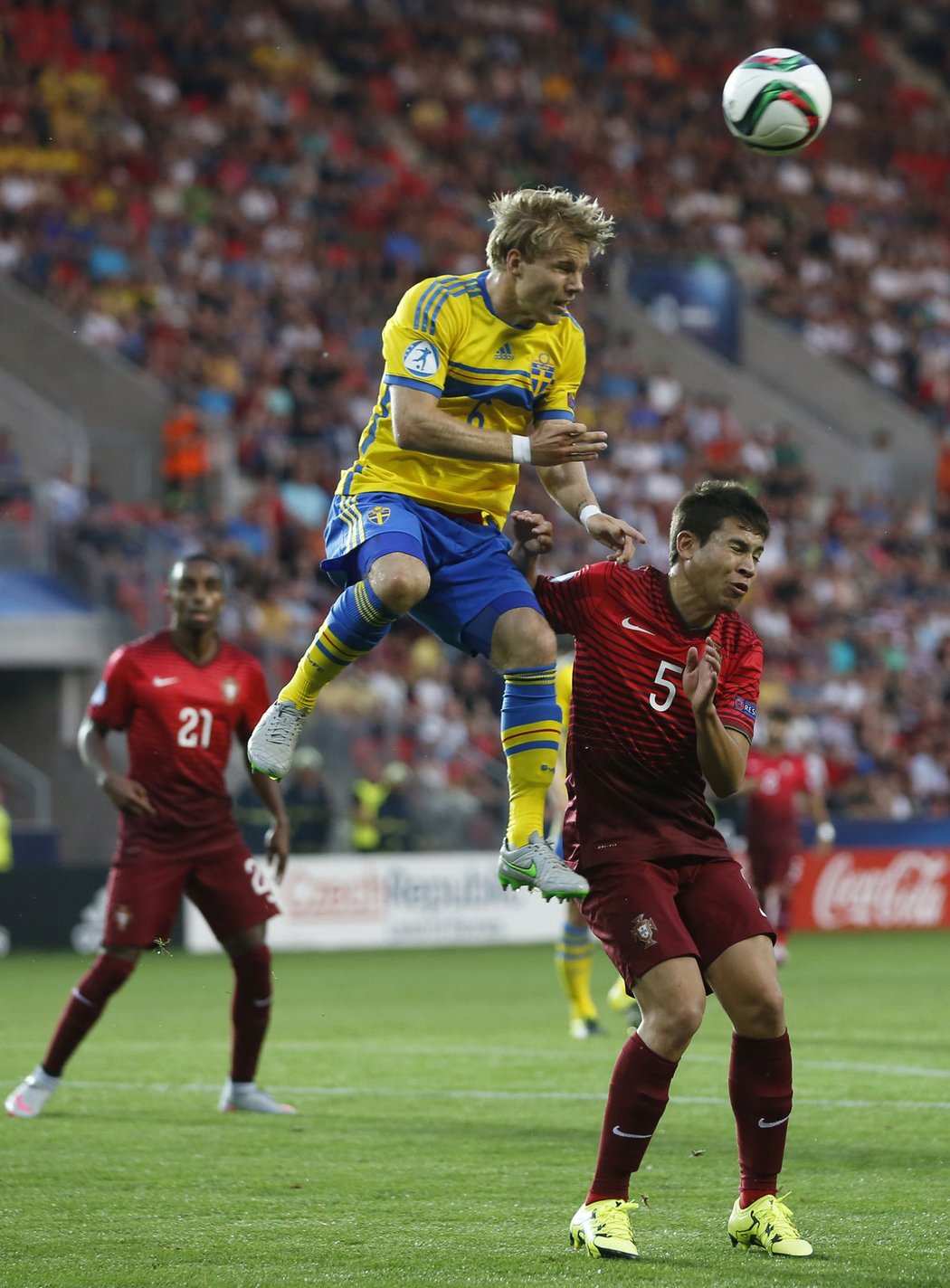 Oscar Lewicki má výskok hodný basketbalového hráče