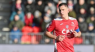 Veselé Velikonoce podvodníků při zápase Pardubice – Sparta? Bacha na padělky!