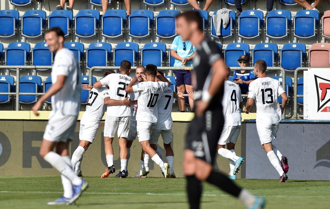 Slavící Slovácko po jediném gólu v domácím utkání proti Hradci Králové