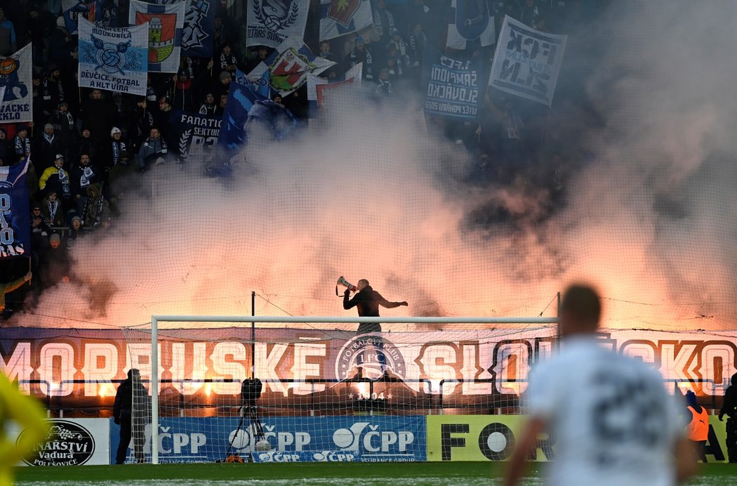 Fanoušci Slovácka si i přes nepřízeň počasí užívali duel proti Sigmě po svém