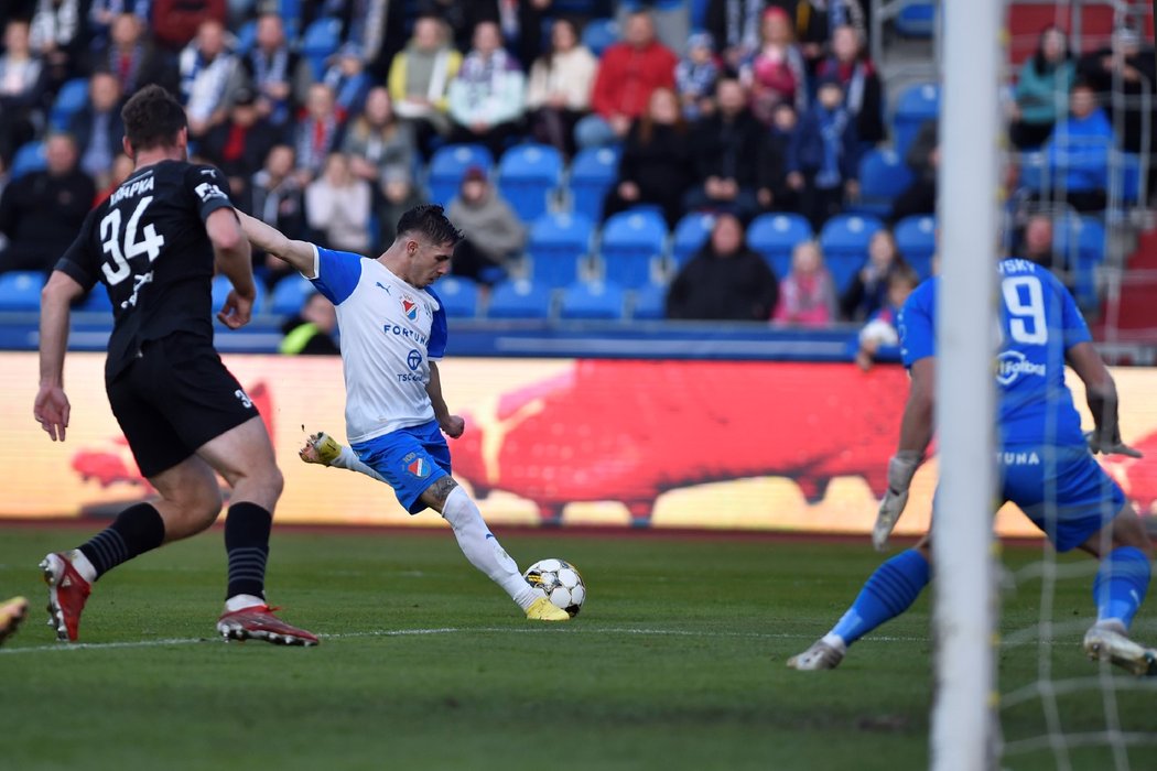 Srdjan Plavšič se v prvním poločase blýskl parádní gólovou akcí