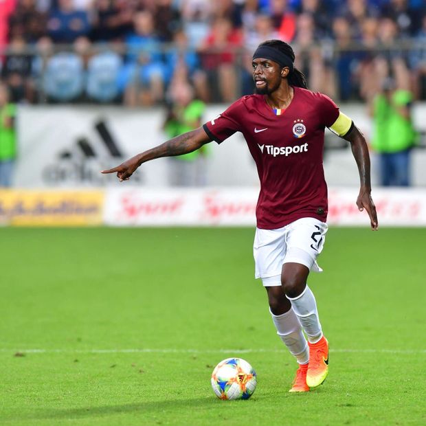 Sparťanský kapitán Costa v akci během zápasu s Dynamem České Budějovice Sparťanský kapitán Costa v akci během zápasu s Dynamem České Budějovice