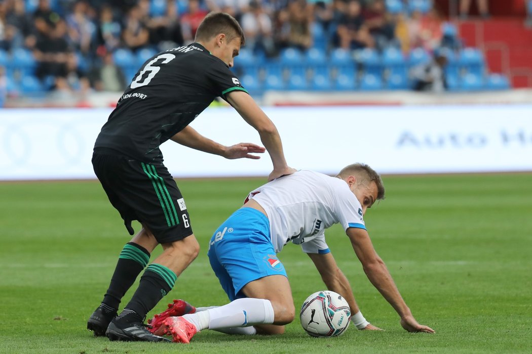 Ostravský Nemanja Kuzmanovič v utkání proti Bohemians