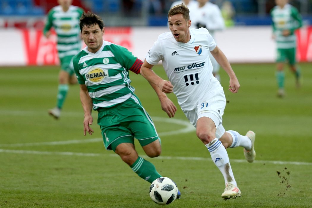 Zleva Josef Jindřišek z Bohemians a Ondřej Šašinka z Baníku Ostrava v utkání FORTUNA:LIGY