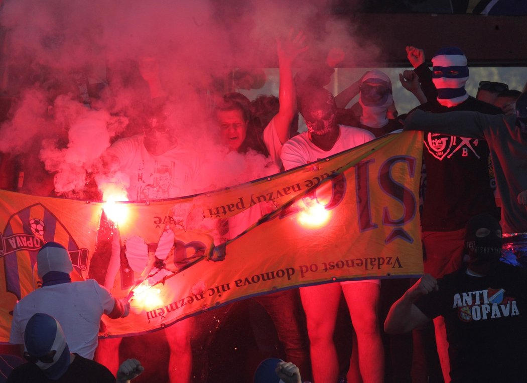 Slezské derby mezi Baníkem Ostrava a Opavou přineslo výbornou diváckou kulisu