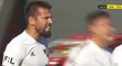 Milan Baroš řve na rozhodčího Berku poté, co ho vyloučil v zápase Baníku se Slavií