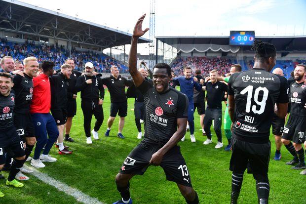 Michael Ngadeu a jeho taneční kreace na oslavu mistrovského titulu Michael Ngadeu a jeho taneční kreace na oslavu mistrovského titulu