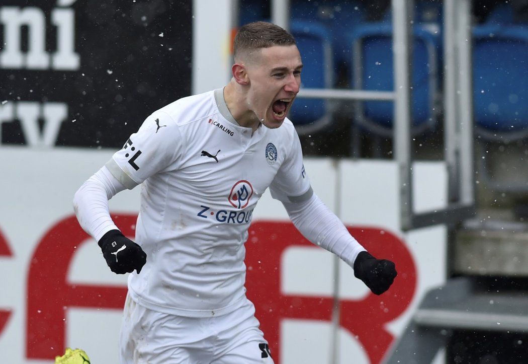 Michal Kohút ze Slovácka se raduje z gólu proti Baníku