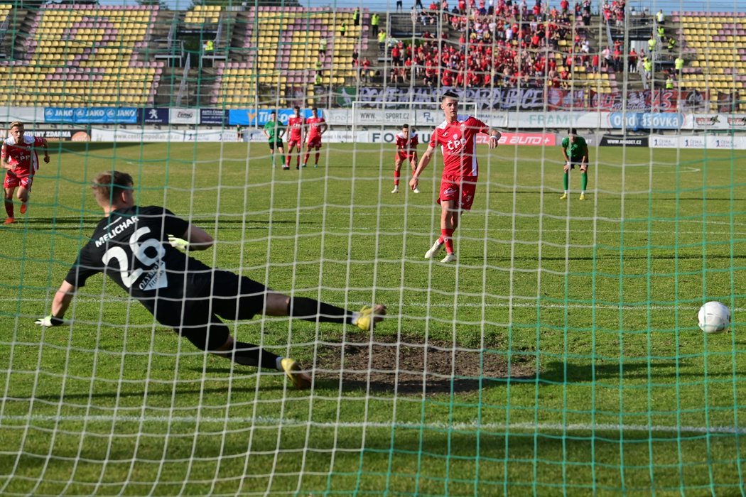 Dominik Janošek z penalty v Příbrami zvyšoval na 2:0