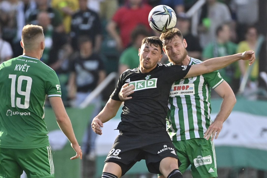 Fotbalisté Bohemians v duelu s Karvinou