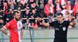 Sudí Tomáš Klíma během podzimního duelu Slavie na Bohemians