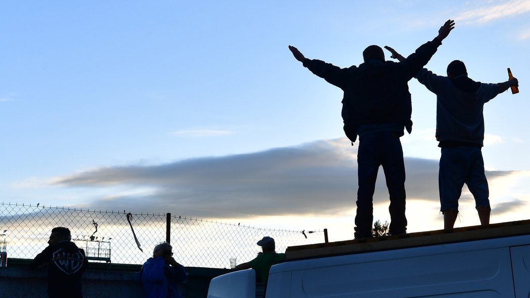 Fanoušci Bohemians si zvykli sledovat zápasy ze štaflí, policii došla trpělivost