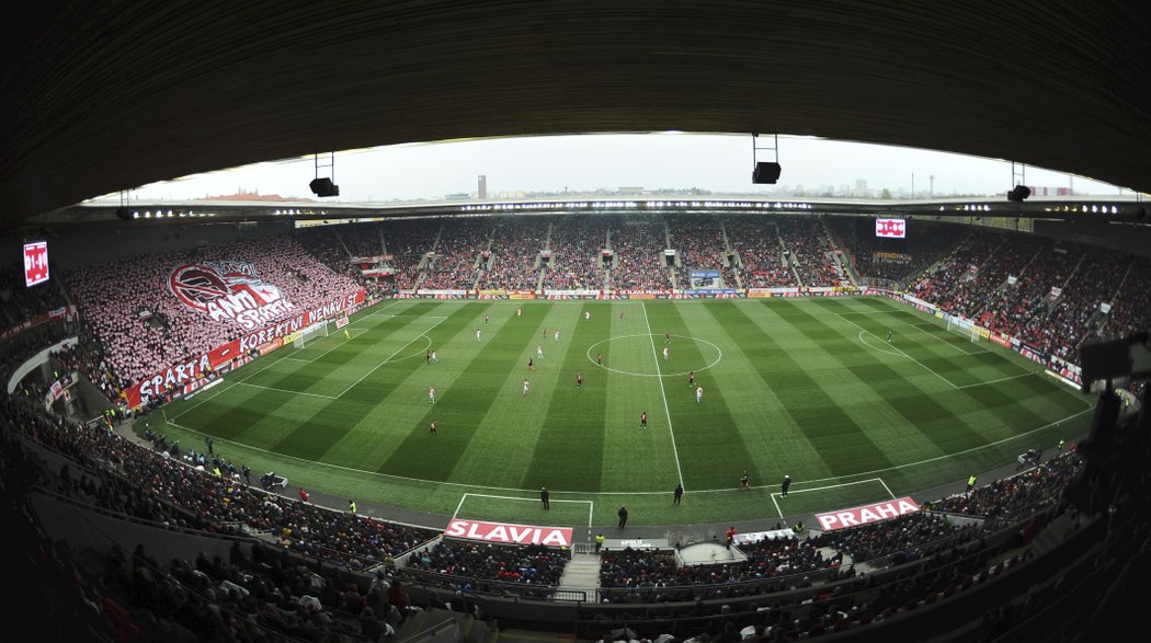 Fanoušci Slavie vyjádřili v derby &#34;korektní nenávist&#34; ke Spartě