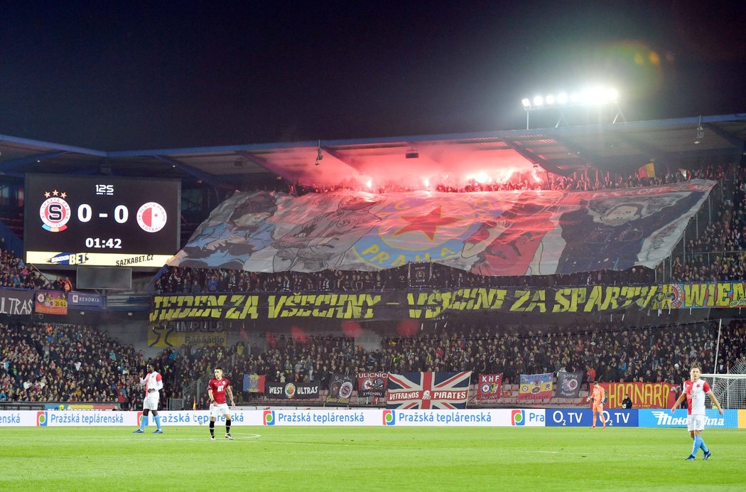 Choreo fanoušků Sparty při derby se Slavií