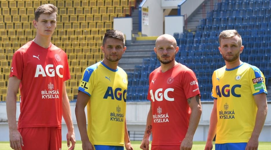 Teplice odkryly v jakých dresech budou nastupovat v sezoně 2019/2020. Domácí sada je klasicky žlutá s modrými motivy. Venku se Severočeši nově budou prezentovat v červených dresech