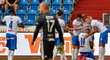 Fotbalisté Baníku Ostrava slaví jeden z pěti gólů proti Zlínu