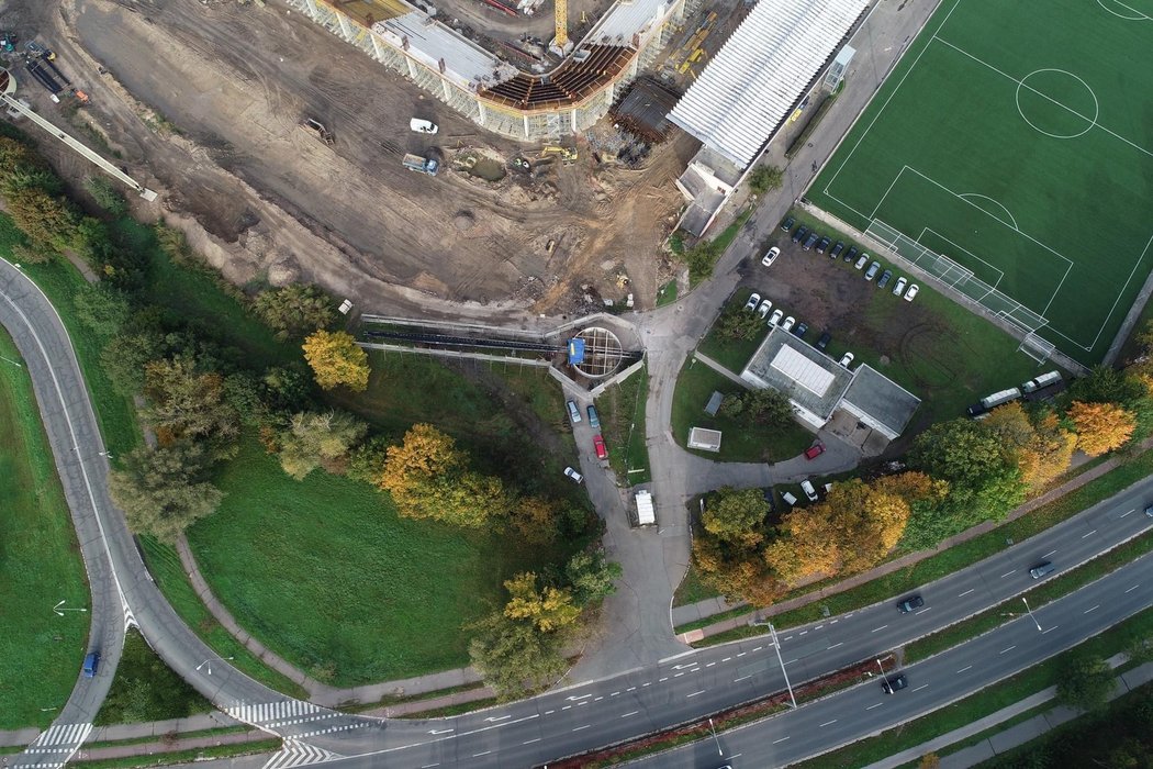 První fotky stavby nového stadionu v Hradci Králové z konce roku 2022