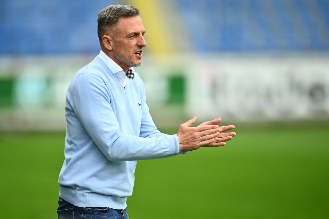 Trenér Slovanu Luboš Kozel během zápasu s Dynamem
