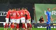 Brněnští fotbalisté se radují z gólu do sítě Liberce