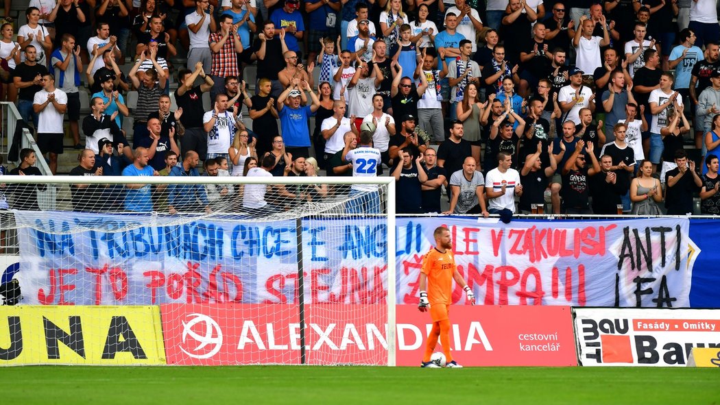 Fanoušci Baníku se na stadion Jablonce dostali, domácí klub jim pomohl, disciplinární řád přitom neporušil