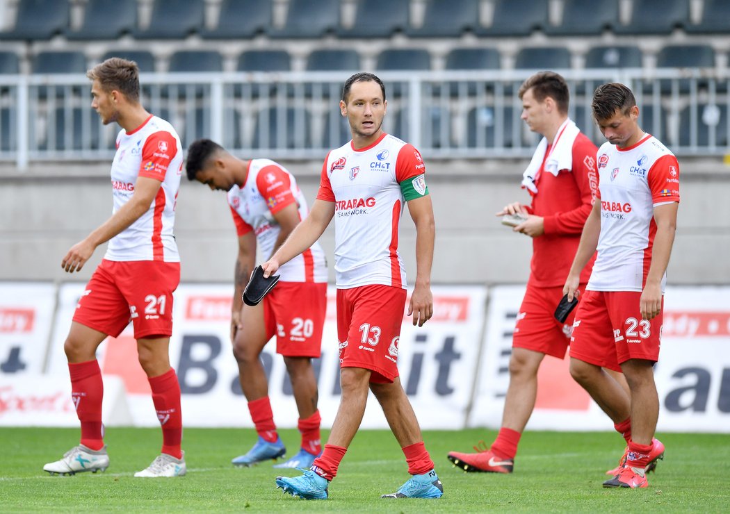 Smutek pardubických fotbalistů po prohraném prvním kole