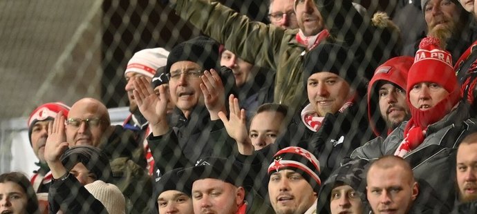 Jaroslav Tvrdík splnil, co řekl. Duel Slavie v Pardubicích sledoval z hostujícího kotle