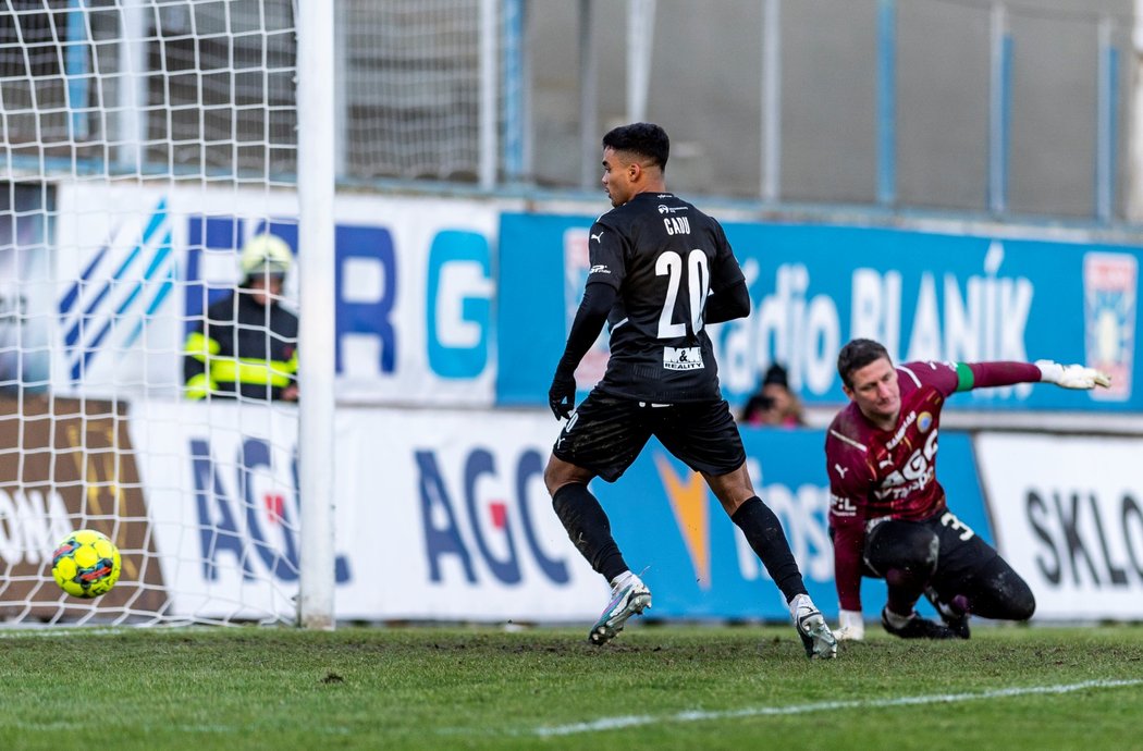 Cadu zvyšoval v Teplicích na 2:0 pro Baník