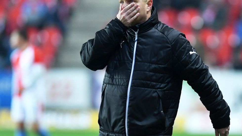 Teplický kouč Stanislav Hejkal zřejmě nevěří dění na hřišti