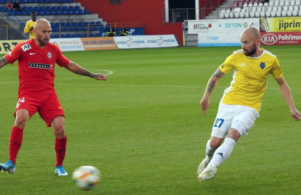 Fotbalisté Jihlavy porazili doma Brno 3:2 a drží druhé místo