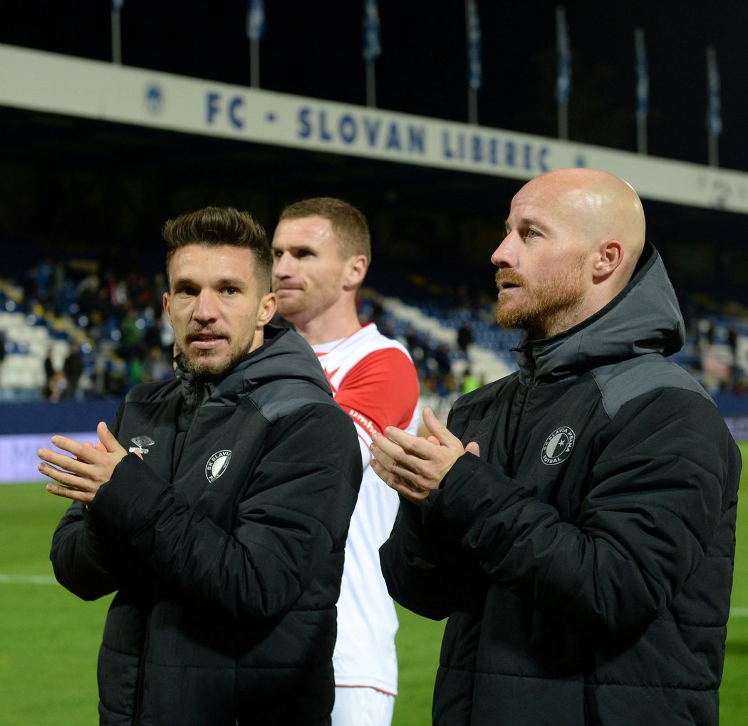 Alexandru Baluta a střelec Miroslav Stoch při slávistické děkovačce po výhře v Liberci