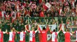 Děkovačka sešívaných s fanoušky po čtvrtém ligovém vítězství v řadě