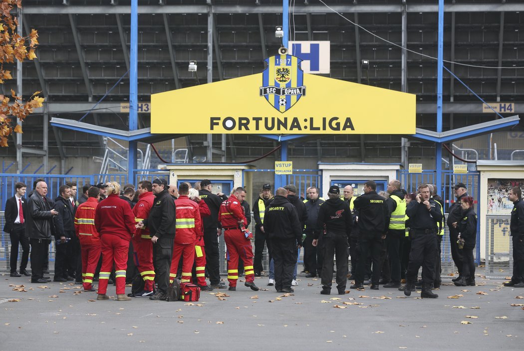 Před slezským derby Opava - Ostrava nechyběl tradiční pochod fanoušků