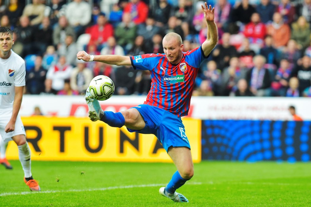 Michael Krmenčík dává gól proti Baníku Ostrava a zvyšuje vedení Plzně na 2:0