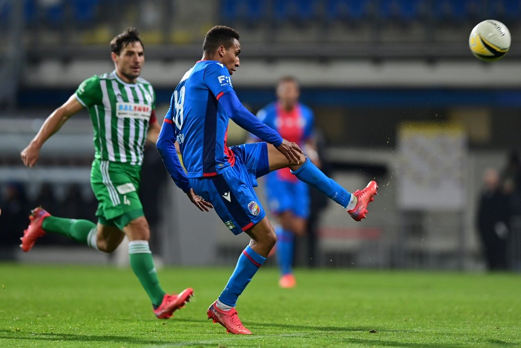 Plzeňský záložník Jhon Mosquera vstřelil proti Bohemians krásnou branku na 3:0