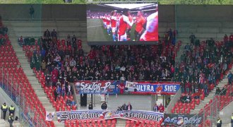 Liga očima fanoušků: Costa šel do sebe. Plzeň? Bída na hřišti i v hledišti