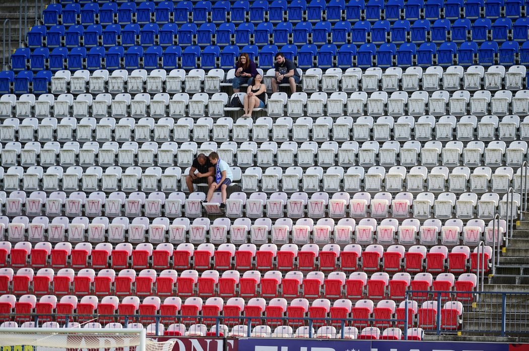 Osamělí fanoušci v utkání Olomouce s Plzní