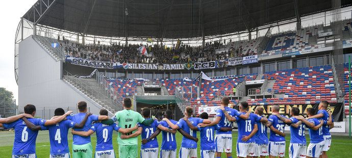 Děkovačka Baníku po výhře v ligové generálce s Górnikem Zabrze