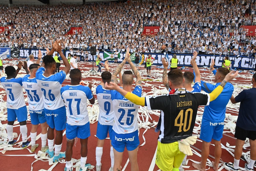 Fotbalisté Baníku přišli po utkání s Celtikem poděkovat svým příznivcům