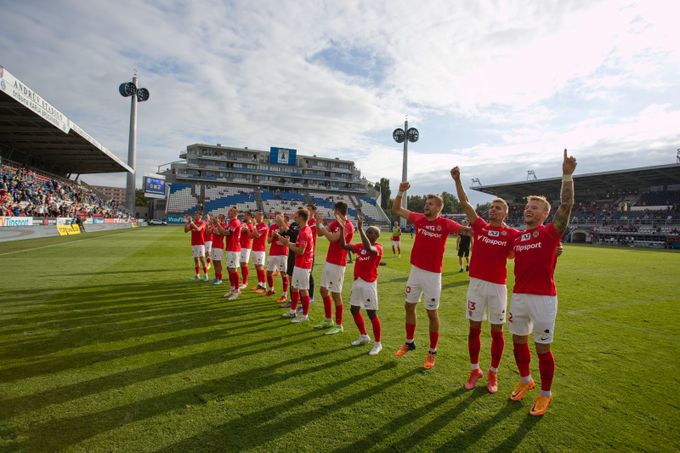 Fotbalová horečka v Brně. Zbrojovka i Slavia nastoupí ve velké euforii Fotbalová horečka v Brně. Zbrojovka i Slavia nastoupí ve velké euforii