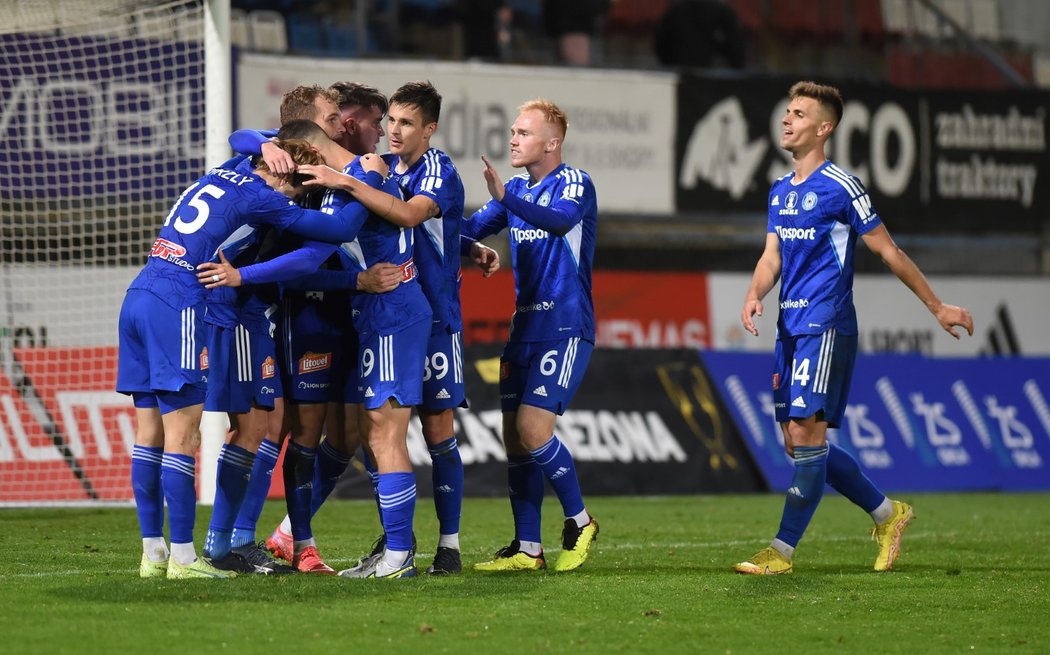 Fotbalisté Olomouce slaví výhru nad Slavií