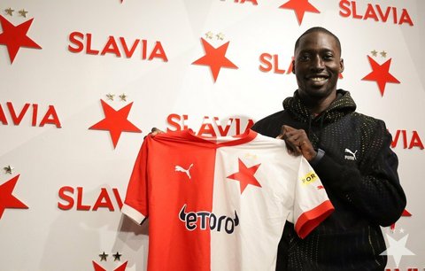 Senegalský útočník Babacar Sy se stal novým hráčem pražské Slavie