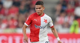 Traoré a Ewerton chybí. Slavia bere do Aigenu Plavšiče i nigerijský talent