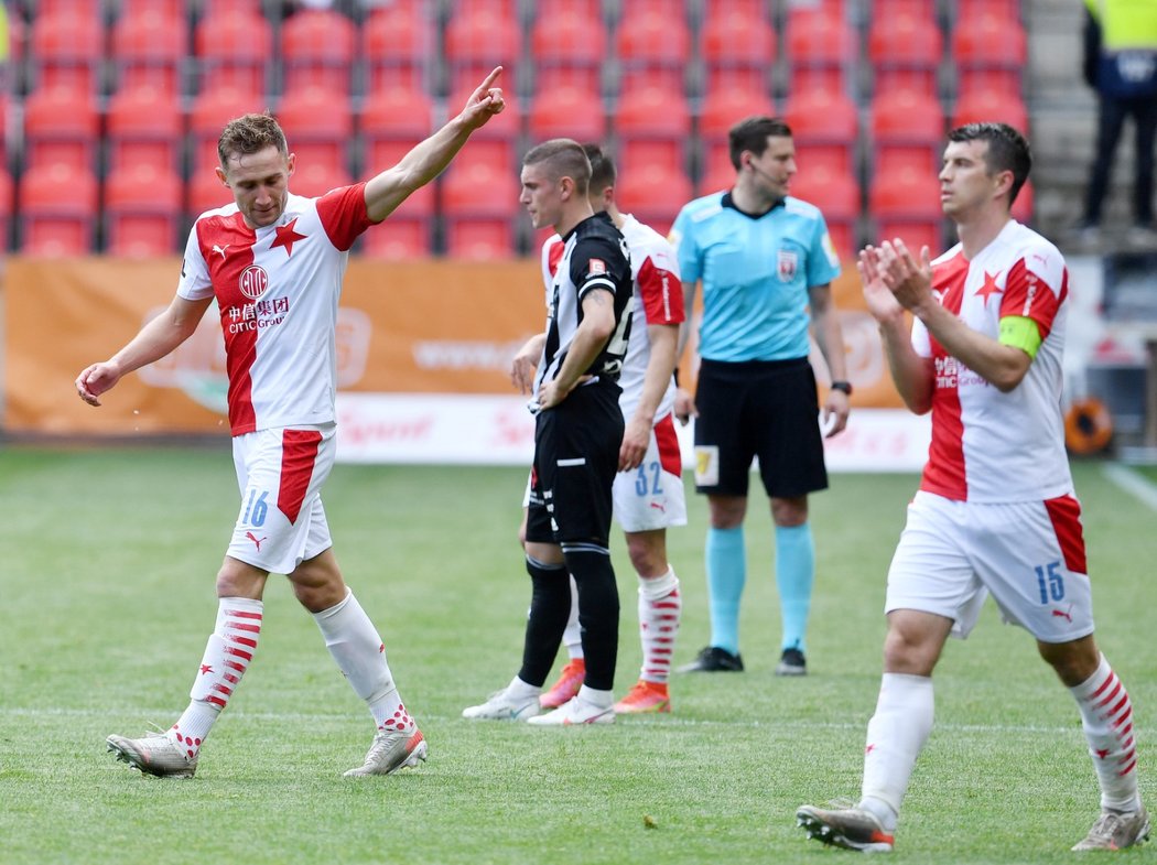 Jan Kuchta vstřelil v závěru prvního poločasu svůj 15. ligový gól v sezoně